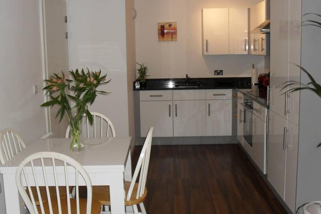 Stylish Wembley Stadium And Ovo Arena Apartment, London Exteriör bild